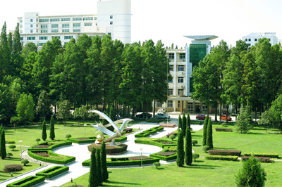 信阳师范学院校园.jpg